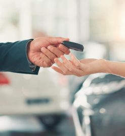 Comment choisir sa future voiture thermique et son assurance auto ?