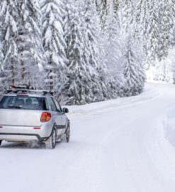 Pneus hiver, chaussettes neige ou chaînes : quelles différences et quand les utiliser ?