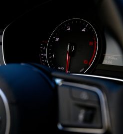 Assurance auto : pourquoi le coût d’une Audi A1 varie-t-il pour les jeunes conducteurs ?