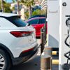 Installer des bornes de recharge dans un parking public selon la loi LOM